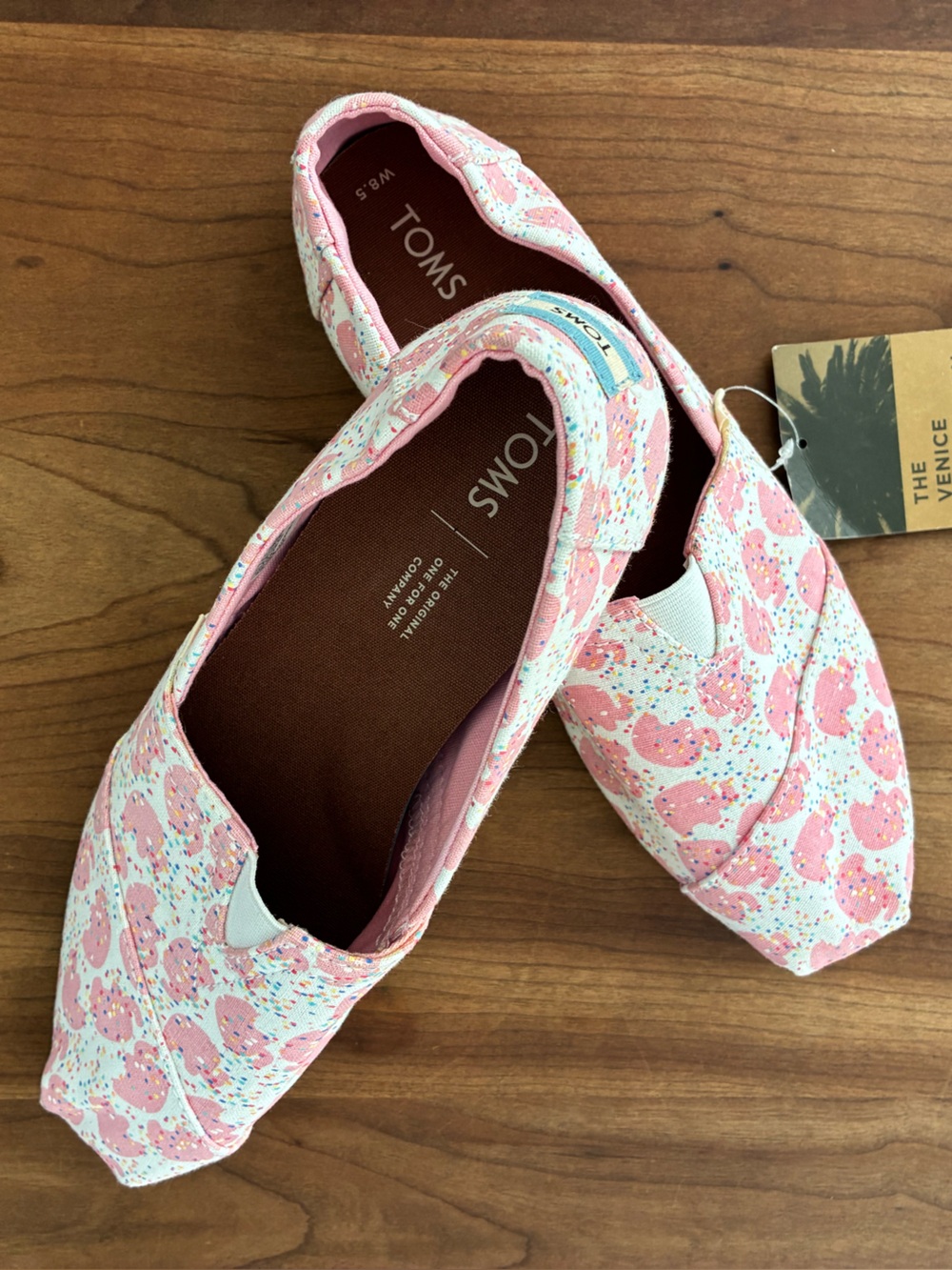 NWT TOMS Venice Collection Women’s 8.5 Alpargata Pink Party Elephant Shoes